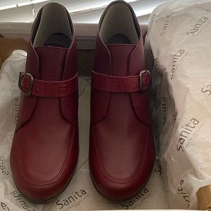 🔥New Sanita Bliss Beverly, Buckled, Block Heel, Booties in Bordeaux. Size 42 EU
